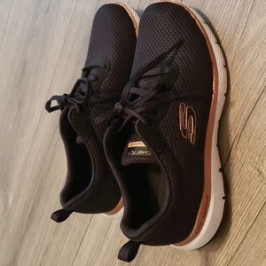 Skechers Lite Weight tennis shoes